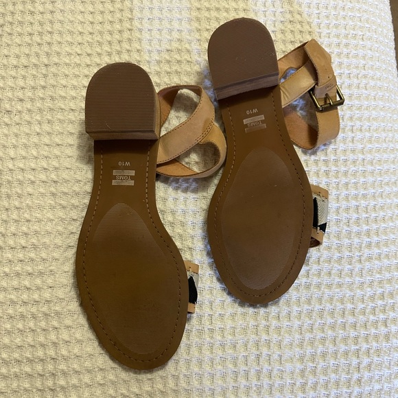 Toms Sandals Size 10 - Picture 4 of 8
